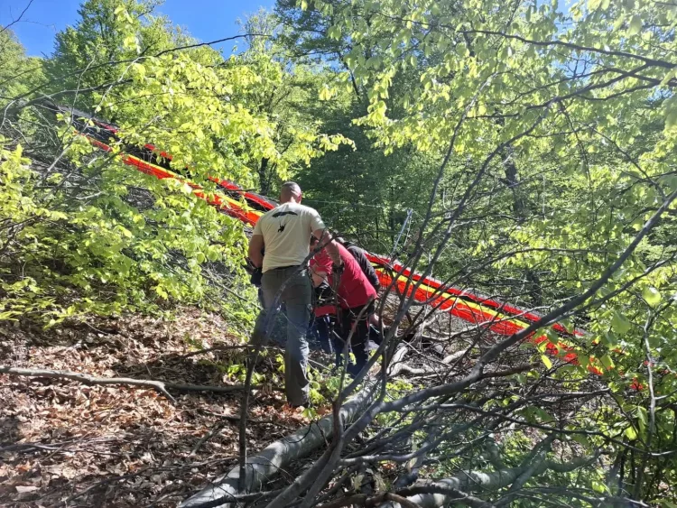 FOTO Pao motorni zmaj kod Omanovca: Unesrećeni prevezen helikopterom u bolnicu
