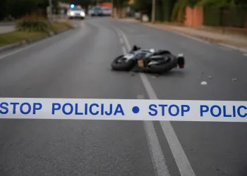 Užas u Istri: Vozačica autom prešla na suprotni trak i pogodila motorista. Odletio je niz padinu…