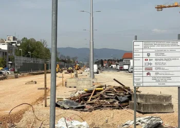 HDZ progovorio o čudnovatim Tomaševićevim projektima: Prvo plate masno studiju i onda pitaju građane; Radovi debelo kasne….