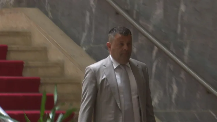 Bolesne prijetnje iz BiH. Ministar najavio paljenje ogromne količine smeća iznad Dubrovnika početkom sezone….