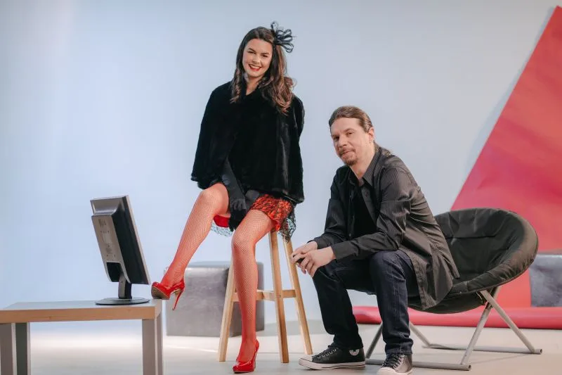 VIDEO Laž ne miruje: Duet Davora Čukelja i Emine Arapović kao ljubavni hit iz 80-ih godina
