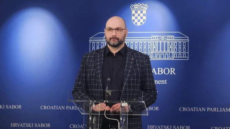 Baksa: Umjesto rješavanja stvarnih problema navodni progresivci stvaraju fiktivne neprijatelje i društvo podjela