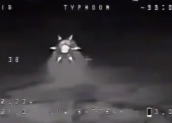 VIDEO Ukrajinski vojni dužnosnik objavio snimku NLO-a: Moglo bi se raditi o novom ruskom oružju; Amerikanci ranije snimili sličnog