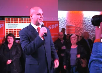 Pukla ljubav Možemo i SDP-a? Smijenjen pouzdani SDP-ov kadar s čela Gradskih groblja u Zagrebu