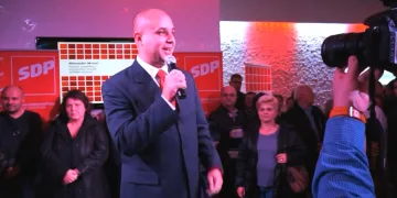 Pukla ljubav Možemo i SDP-a? Smijenjen pouzdani SDP-ov kadar s čela Gradskih groblja u Zagrebu