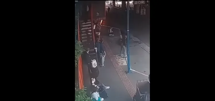 VIDEO Autobusni kolodvor se raspada: Prijeti li Zagrebu novosadski scenarij? Pogledajte kako je staklo palo među putnike…