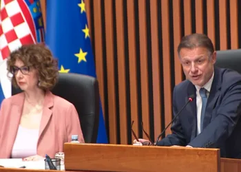 VIDEO Žestoka rasprava u Saboru: Je li Jandroković cuckao ili cupkao? Čije je jeftino zemljište?…