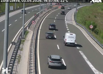 Kaos na cestama: Kolone i do 10 kilometara. Vozači satima čekaju na granicama