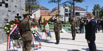 Emotivni Anušić u Slavonskom Brodu: Ja im to ne mogu to oprostiti. Mogu oprostiti sve. Ali 402 djece koje su nam ubili…