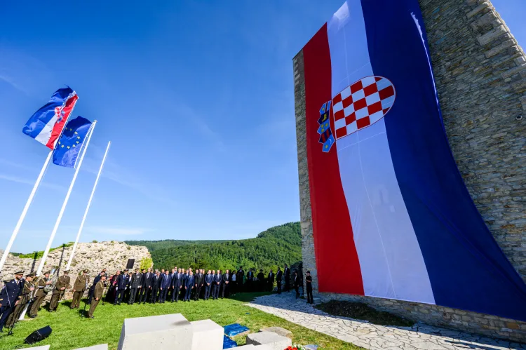 Na Medvedgradu ponovno upaljen vječni plamen: Plenković čestitao Dan državnosti
