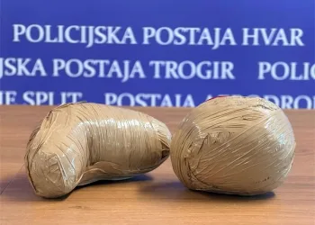 Drama u Mravincima: Policija lovila muškarca na električnom romobilu. Ispala mu kila heroina…