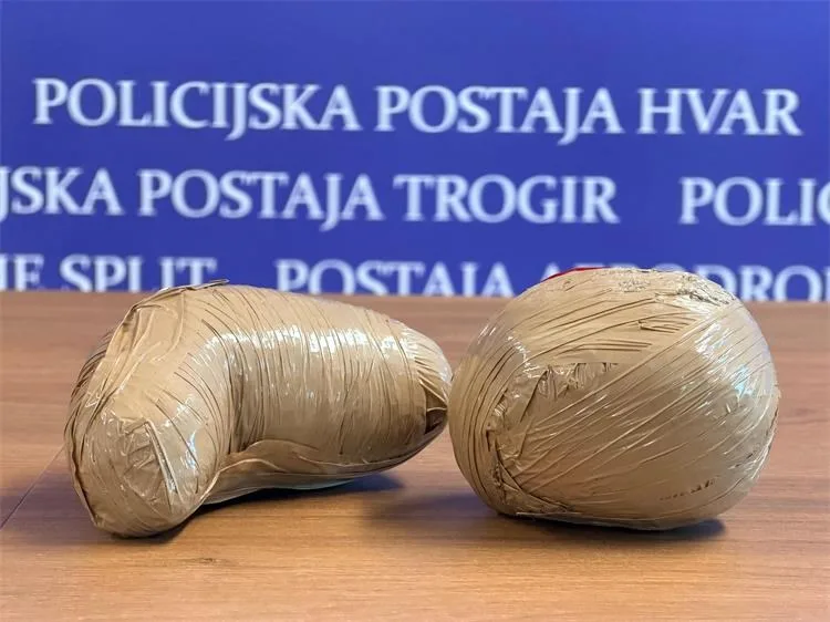 Drama u Mravincima: Policija lovila muškarca na električnom romobilu. Ispala mu kila heroina…