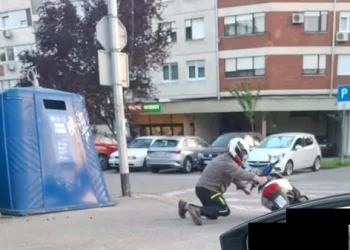 VIDEO Snimka iz Zagreba šokirala građane: Pijan padao s motora. Policija nije došla 45 minuta