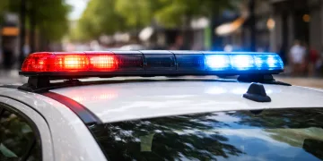 Drama u Puli: Hodao ulicom sa sjekirom pa nasrnuo na policajca