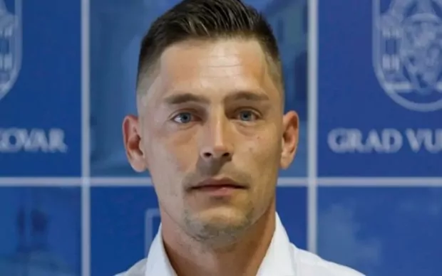 Hrvatski suverenist Nemanja Savanović se napio i autom zabio u ogradu. Stavio mandat u mirovanje…