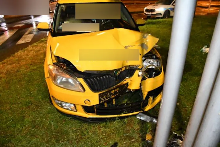 Zagreb: Jako pijani Bosanac autom pogodio ulični sat…