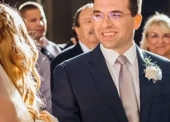 HDZ-ov Sokol je visoko poletio i optužio vrh zbog supruge. Plenković mu ekspresno potkresao krila…..