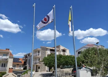Apel iz Župe: Vratite nam hrvatsku zastavu. Imamo snimljenu krađu… Objavit ćemo…