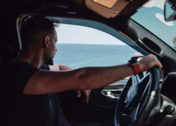 Automobil kao pećnica: Evo kako ga rashladiti tijekom toplinskog vala i zaštititi sebe i vozilo