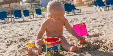 Plaže zauzete do mora: Djeca se nemaju gdje igrati bez najma ležaljke