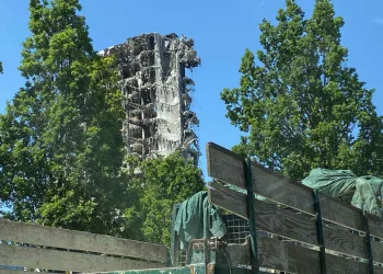 Novi prometni kaos kod Vjesnika: Pokvario se specijalni bager za grickanje. Slavonska ostaje zatvorena