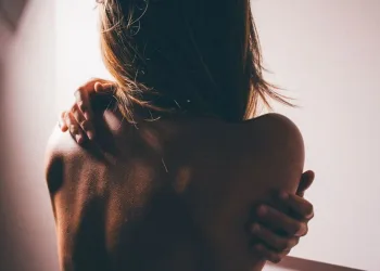 Pojavio vam se osip? Alergija na sunce ili ubod kukca? Evo kako prepoznati najčešće ljetne kožne probleme