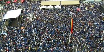 VIDEO Tisuće mladih preplavile Zagreb: Kleknuli na Trgu bana Jelačića i zajedno molili