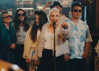 VIDEO Tebi je svejedno: Ska ritam i talijanski šarm u novom singlu Heidi šeće psa