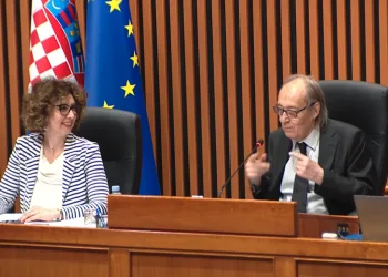 VIDEO Otišao je najdugovječniji zastupnik Sabora: Furio Radin objesio kopačke o klin. Jankovics kaže da je kao Luka Modrić…
