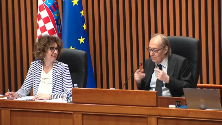 VIDEO Otišao je najdugovječniji zastupnik Sabora: Furio Radin objesio kopačke o klin. Jankovics kaže da je kao Luka Modrić…
