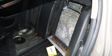 Policajci posumnjali na preinake u Passatu pa ostali šokirani: Pronašli više od 14 kilograma droge