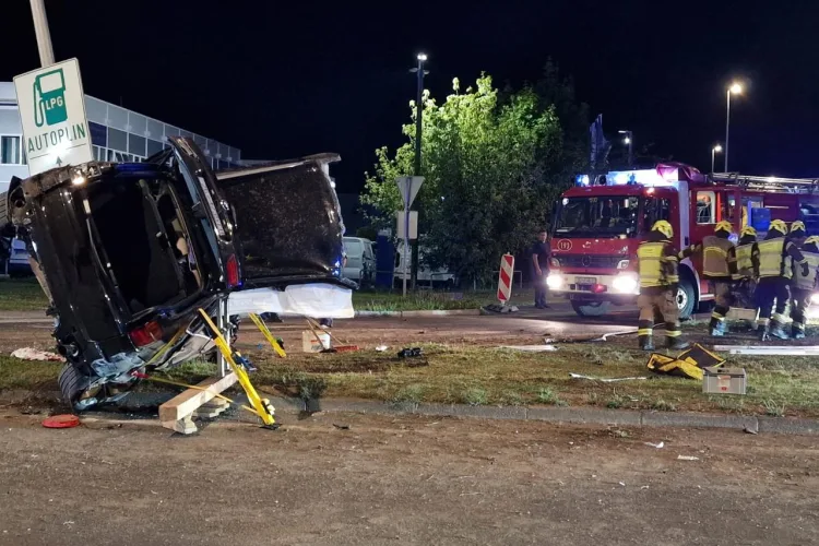 Kaos u Zagrebu: Automobil se prevrnuo nakon sudara. Dvije osobe teško ozlijeđene