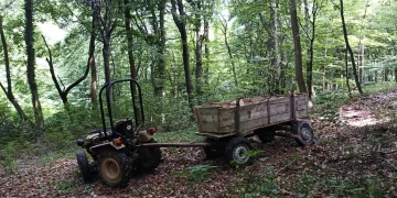 FOTO Tragedija u Međimurju: Smrtno stradao traktorist tijekom prijevoza drva. Pokušao se spasiti…
