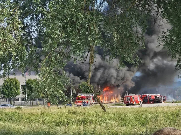VIDEO Gori tvornica poznatog hrvatskog dizajnerskog proizvođača namještaja