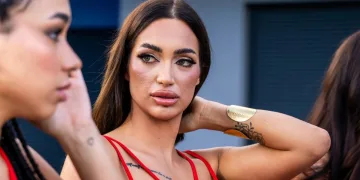Laura Prgomet završila u istražnom zatvoru. Prije toga bila u društvu srbijanskog folk pjevača Darka Lazića