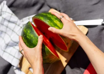 Birate lubenicu? Ovi trikovi pomoći će vam odabrati najslađu, a donosimo i recepte za smoothieje i koktele