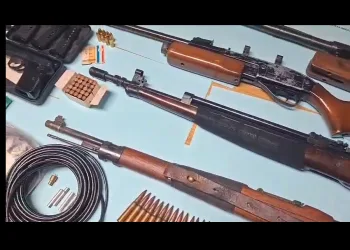 Akcija policije u Igranama: Kod 20-godišnjaka pronađeni arsenal naoružanja i droga