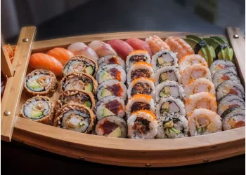 Recepti: Ljetni sushi od svježe jadranske ribe i kako sigurno pripremiti sushi na godišnjem odmoru