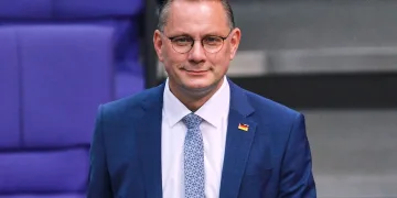 Tino Chrupalla (AfD) o napadu u Berlinu: Nećemo dopustiti vjerskim ekstremistima da nasiljem i netolerancijom podijele našu zemlju!