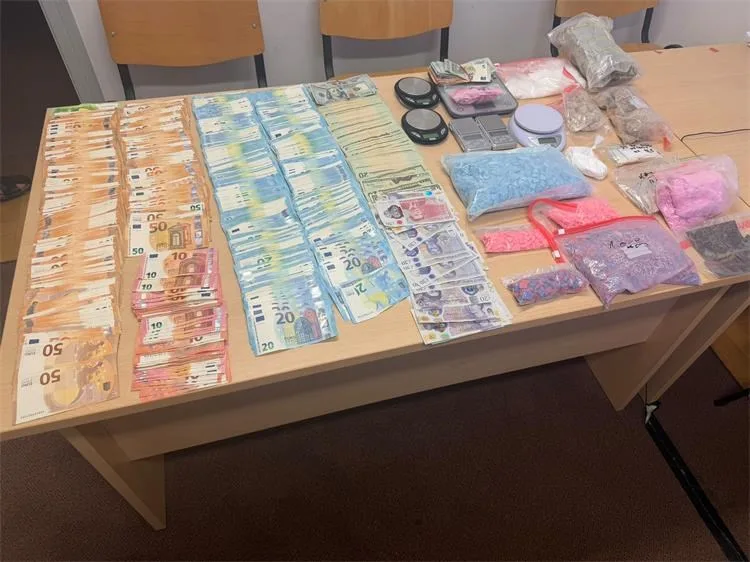 U Tisnom pao 25-godišnji Nizozemac: Policija pronašla tisuće tableta MDMA, ketamin, LSD i kokain