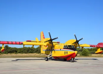 Hrvatski Canadair upućen u Francusku: Posada HRZ-a pomaže u gašenju velikih požara