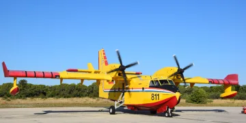 Hrvatski Canadair upućen u Francusku: Posada HRZ-a pomaže u gašenju velikih požara