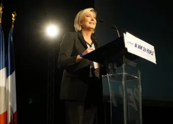 Marine Le Pen žalbeni sud ublažio osudu za zlouporabu sredstava EP-a. Dio je odslužila