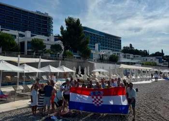 VIDEO Uspješan desant: Gusari s Kvarnera se iskrcali na Costabellu. Miletić je opet ordinirao s brusilicom