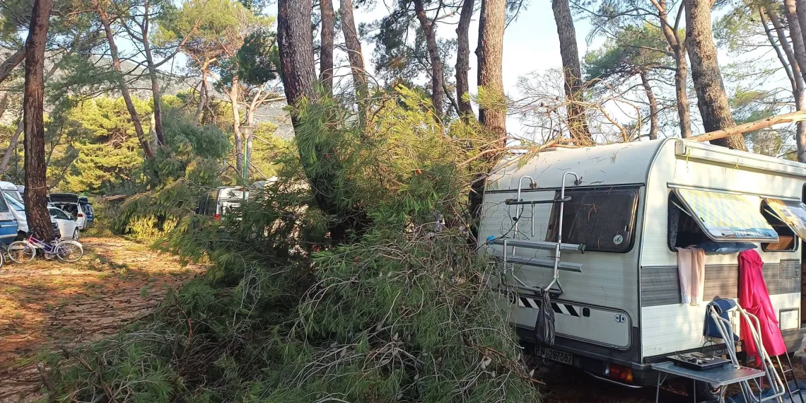 FOTO Pijavica poharala kampove na Lošinju: Dvoje ozlijeđenih helikopterom prevezeno u KBC Rijeka