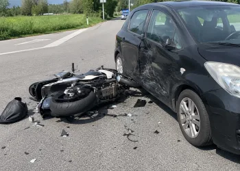 Strava u Istri: Austrijska motociklistica poginula nakon udara u dva auta. Iza nje naletio je Austrijanac na motociklu…