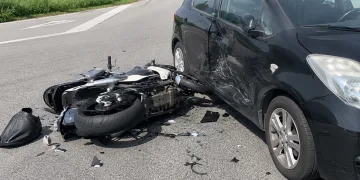 Strava u Istri: Austrijska motociklistica poginula nakon udara u dva auta. Iza nje naletio je Austrijanac na motociklu…