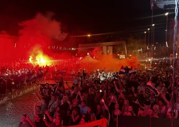 VIDEO HRT nije htio prenositi: Knin je gorio na koncertu Hrvatskih ruža i Nenada Ninčevića