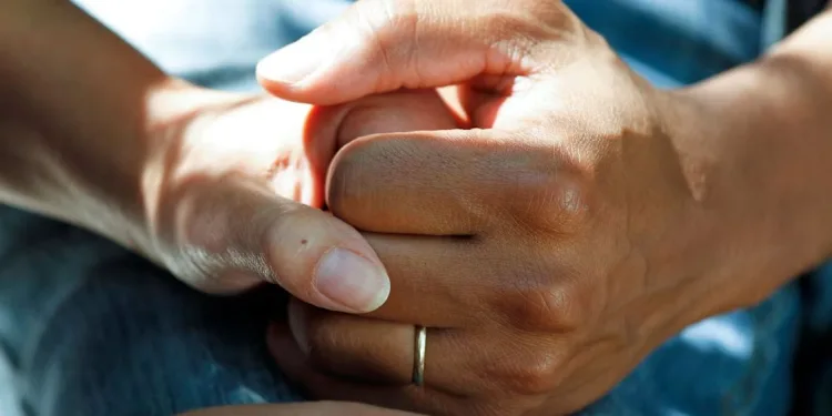 Samo jedna mala gesta može ublažiti emocionalnu bol. Znanost sada zna zašto