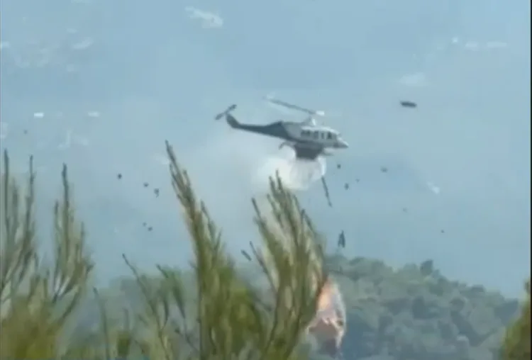 VIDEO Tragedija u Grčkoj: U sudaru dva helikoptera poginule dvije osobe. Gasili su požar…